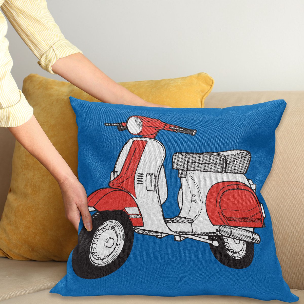 ABAKUHAUS Funky Sierkussenhoes, Scooter Motorcycle Retro Vintage Vespa Soho Wheels Rome Grafisch Print, Decoratieve Vierkante Sierkussenhoes, 45 x 45 cm, Vermiljoen Wit