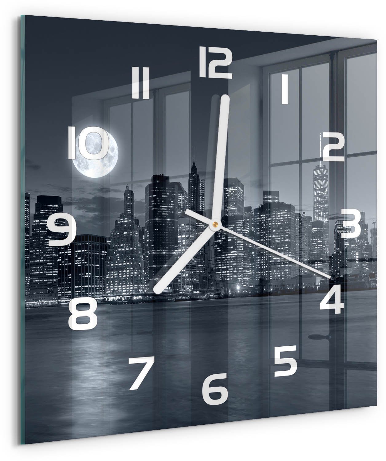 TULUP Wandklok - New York 's nachts Wandklok Glas Decoratie - 30x30 cm - Zwart-wit Gekleurde Glazen Klok - Witte handen - Vierkante Klok - Klok Glas Met Opdruk - Moderne Wandklok Glas
