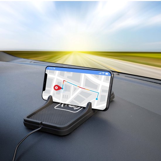 Zwarte telefoonhouder met navigatie op een smartphone in een auto, op de snelweg.
