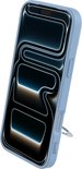 Lichtblauwe telefoonhoes met een ringstandaard. De telefoon is in de hoes geplaatst, met het scherm aan.