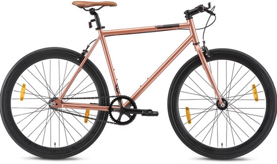 Koperkleurige damesfiets met bruin zadel, zwart stuur en zwarte banden.