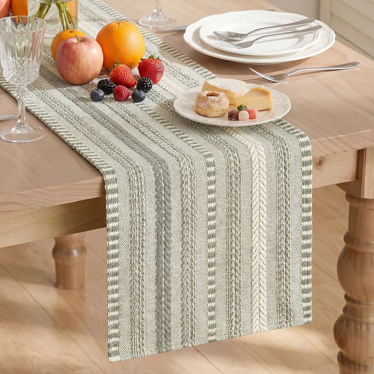 Elzusha - Grijze Macrame Tafelrunner voor Feestelijke Decoratie