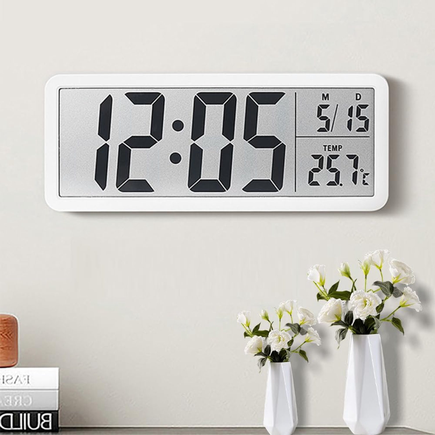 Digitale Wandklok - LCD Klok met Grote Cijfers - Digitale wandklok op batterijen met grote cijfers, temperatuur, 12/24-uursnotatie voor kantoor, woonkamer, slaapkamer, school - 20,2 x 8 x 2 cm - Wit