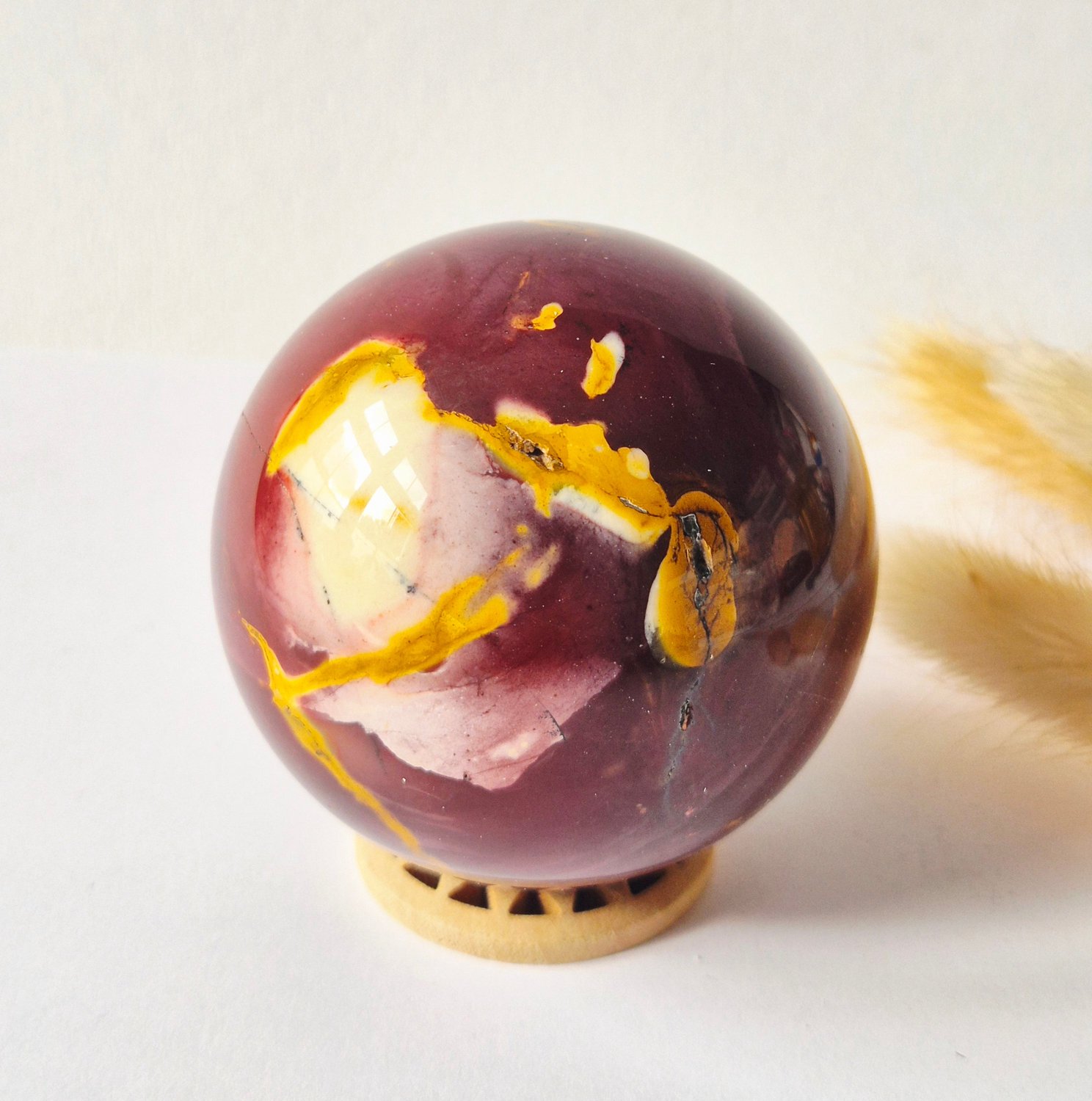 Moonlight Gemstones Mookaite Jaspis Edelsteen Bol – 64 mm | 266 gram Meerkleurig