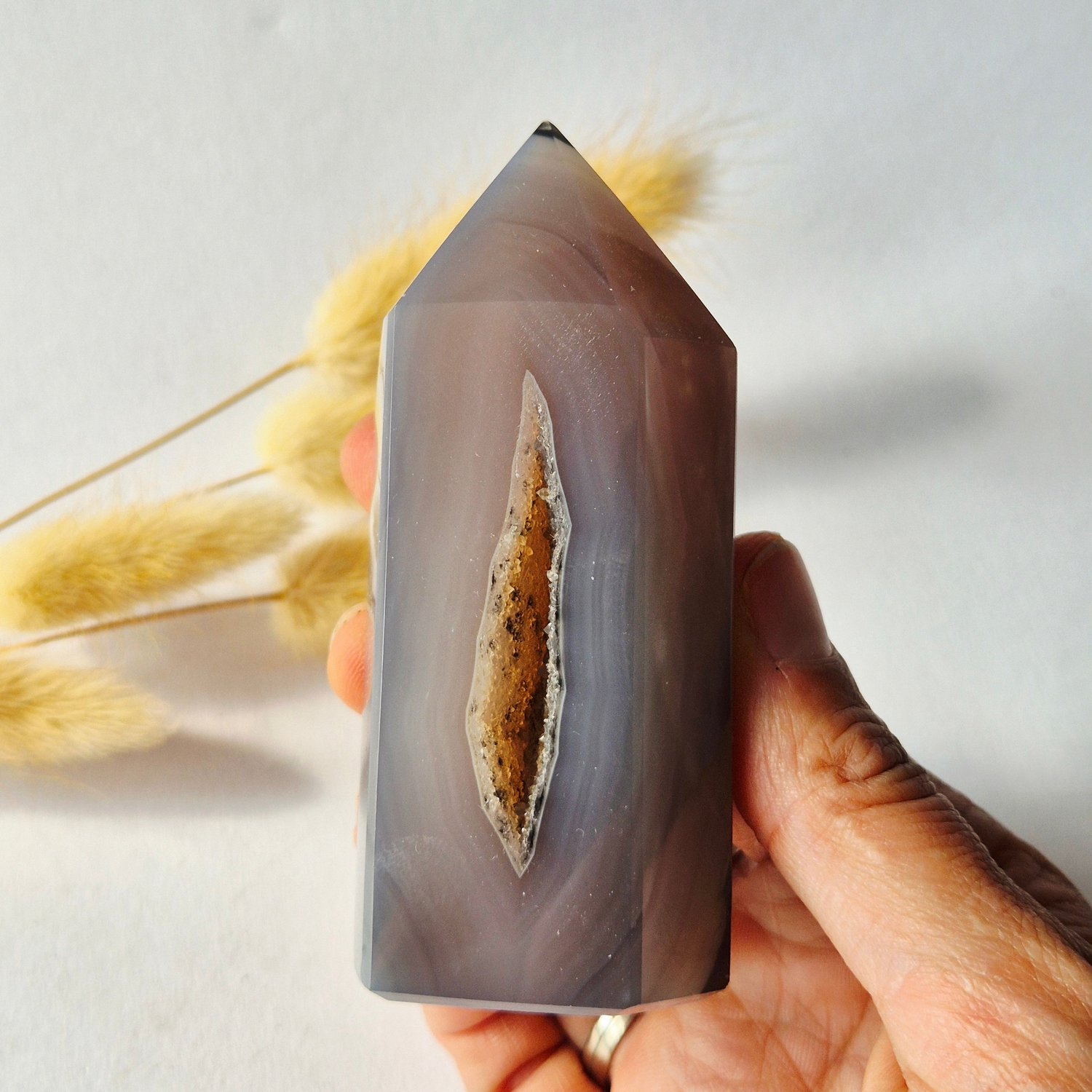 Moonlight Gemstones Druzy Agaat Toren uit Uruguay #106 – 151 gram | Natuurlijke Geode Edelsteen Meerkleurig