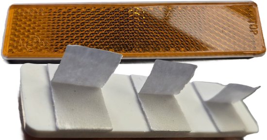 Oranje reflector met een witte achterkant voorzien van drie zelfklevende strips.