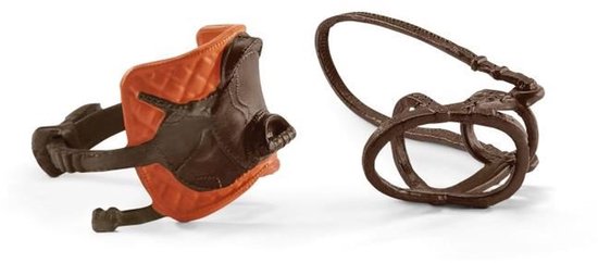 Paardenzadel en hoofdstel in bruine en oranje tinten.