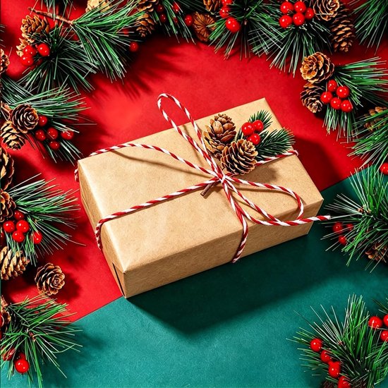 12 stuks plastic kersthulsttwijgen dennenprikkels met rode bessen dennen naalden kegels voor doe-het-zelf kerstkrans decoraties ambachten kerstboom ornament — afbeelding 4