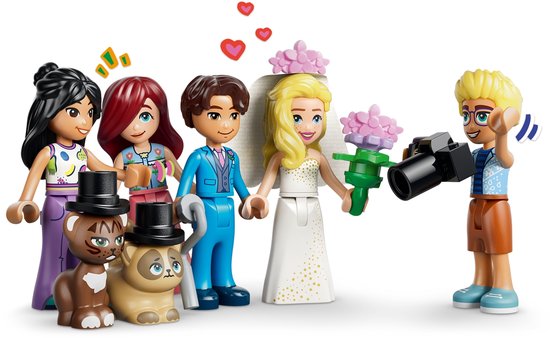 LEGO Friends minipoppetjes van een bruidspaar en gasten met huisdieren en een camera.