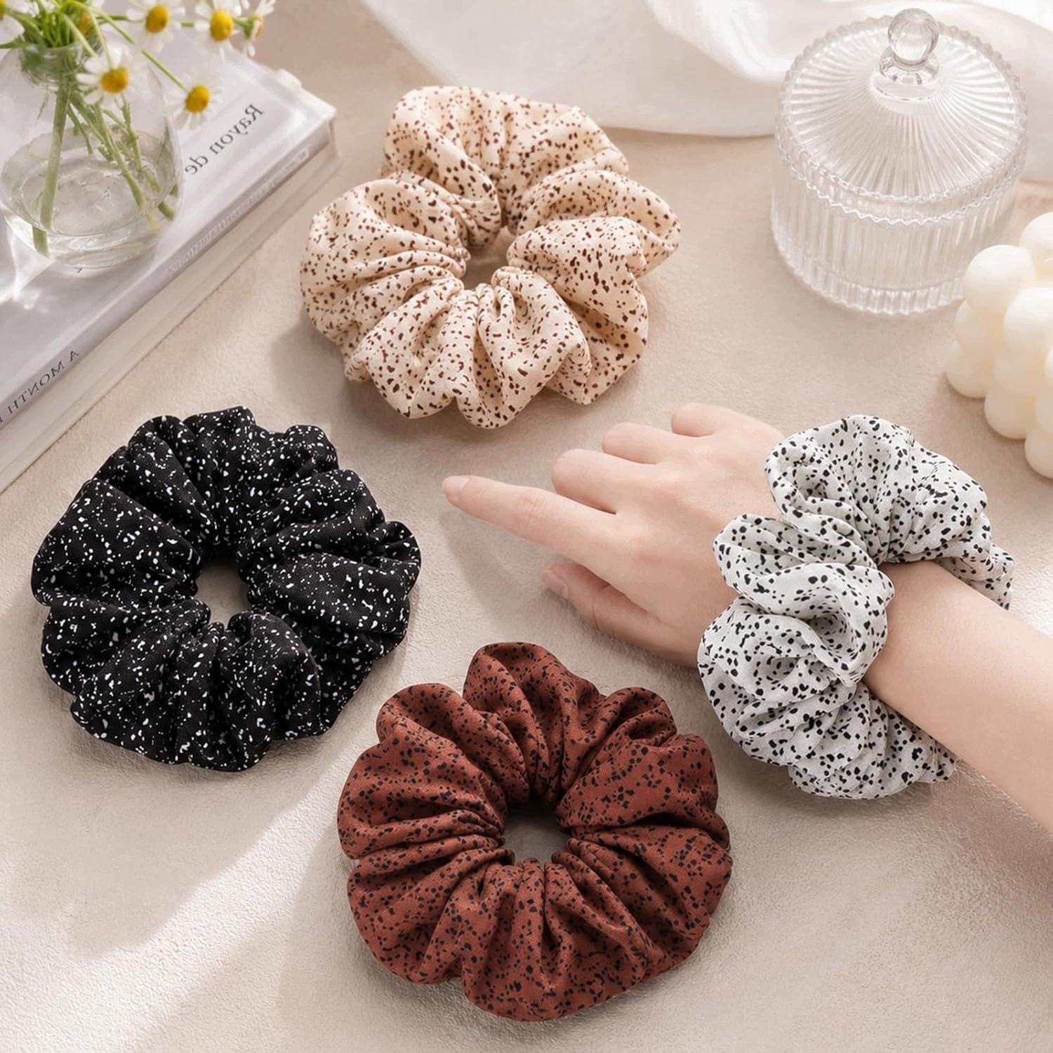 4 Grote Scrunchies met Stippen - Elastische Haarbanden Set