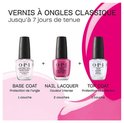 Drie O.P.I. nagellakflesjes: base coat, roze nagellak en top coat. Tekst: VERNIS À ONGLES CLASSIQUE. Jusqu'à 7 jours de tenue.