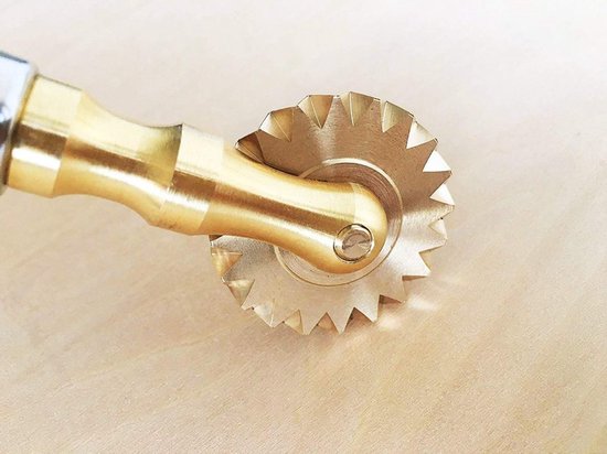 Pasta & Deegsnijder met Messing Ribbelrand - Handgemaakt in Italië — afbeelding 3