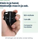 Zwarte Stroke Counter in een hand, compact ontwerp van 5,5 x 4,9 cm.