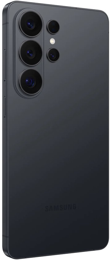 Achterzijde van een grijze Samsung smartphone met drie uitstekende cameralenzen en een flitser.