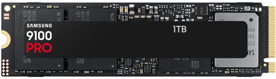 Zijaanzicht van Samsung 9100 PRO 1TB SSD met zwarte behuizing.