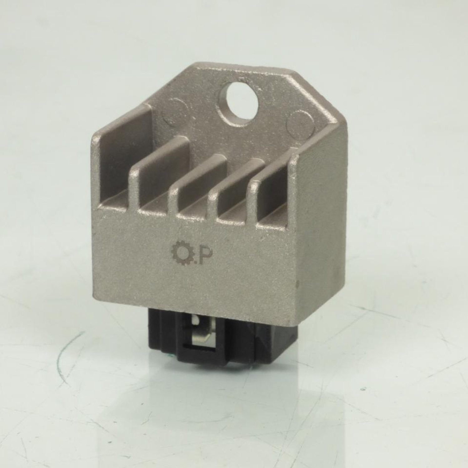 Spanningsregelaar SGR voor Scooter Yamaha 50 JOG SH671-12 Nieuw