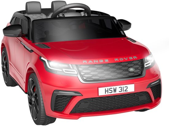 Rode Range Rover kinderauto met zwarte accenten, staand op witte achtergrond.