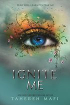 Omslag Shatter Me - Ignite Me (Shatter Me)