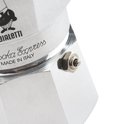 Close-up van de zilverkleurige Bialetti Moka Express percolator met de veiligheidsventiel.