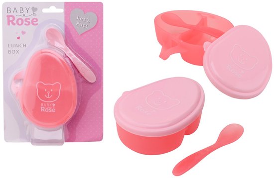 Roze baby lunchtrommel van Baby Rose met lepel, in verpakking en daarnaast twee losse roze trommels met lepels.