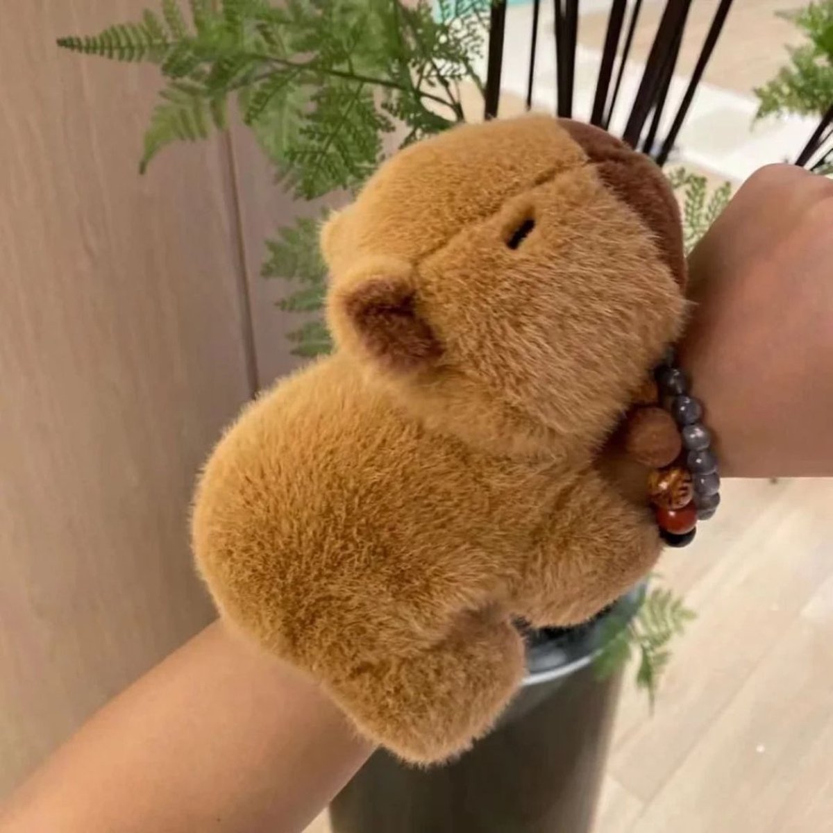 Capybara Knuffeldier – 25 Cm – Zacht Roze – Met Badpak – Pluche Speelgoed – Voor Knuffelen En Decoratie