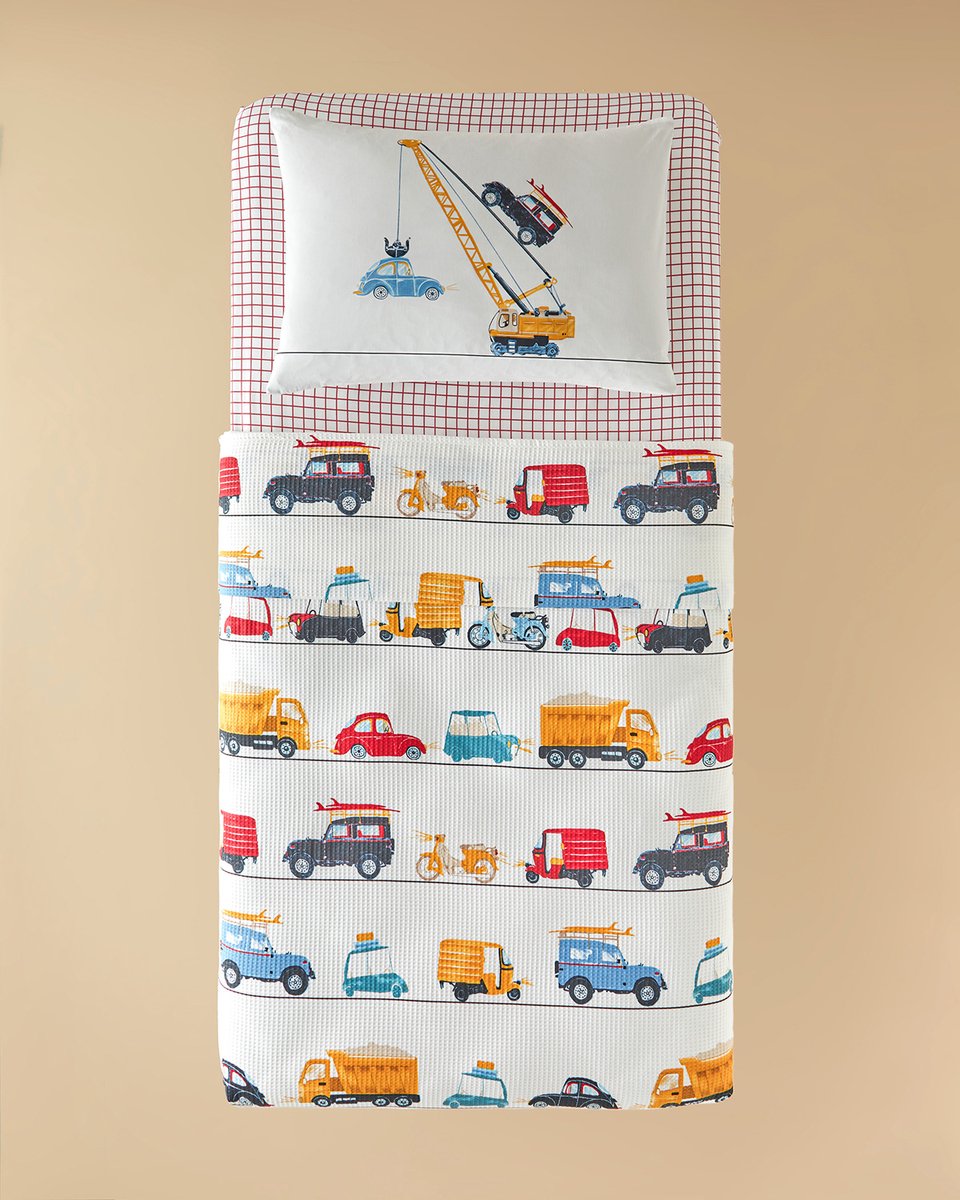 English Home - Auto's - Bedsprei - Kinder zomerdekenset -Incl 1x Kussensloop- Incl. Hoeslaken 100x200 - 100% Katoen - 150x220 cm - Rood/Kleurrijk