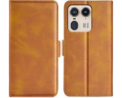 MobyDefend Hoesje - Geschikt voor Motorola Edge 50 Ultra - Luxe Wallet Book Case (Sluiting Zijkant) - Lichtbruin