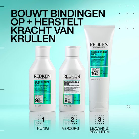 Produits Redken pour cheveux bouclés : shampooing, après-shampooing et soin sans rinçage.
