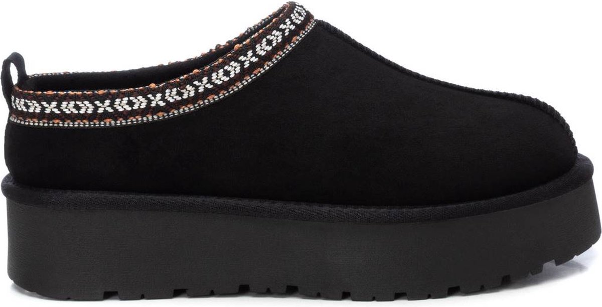 XTI 143237 Huisslippers - ZWART