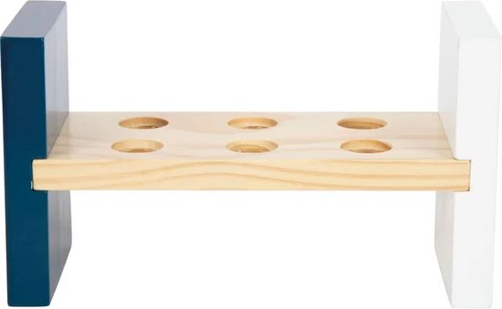 Houten speelgoedonderdeel met zes gaten, donkerblauwe en witte zijkanten.