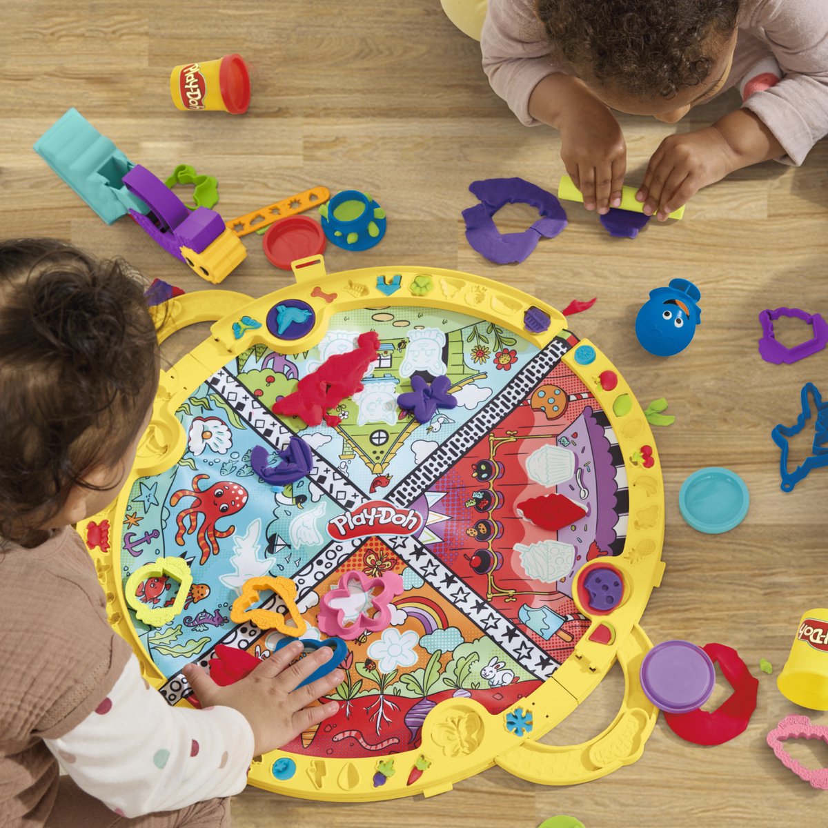 Play-Doh Opvouw en Meeneem Speelmat - Boetseerklei - 4 Play-Doh potjes - Eenvoudig op te bergen - Knutselen voor kinderen — afbeelding 16