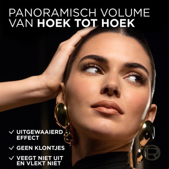 Model met grote gouden oorbellen en de tekst 'PANORAMISCH VOLUME VAN HOEK TOT HOEK'.