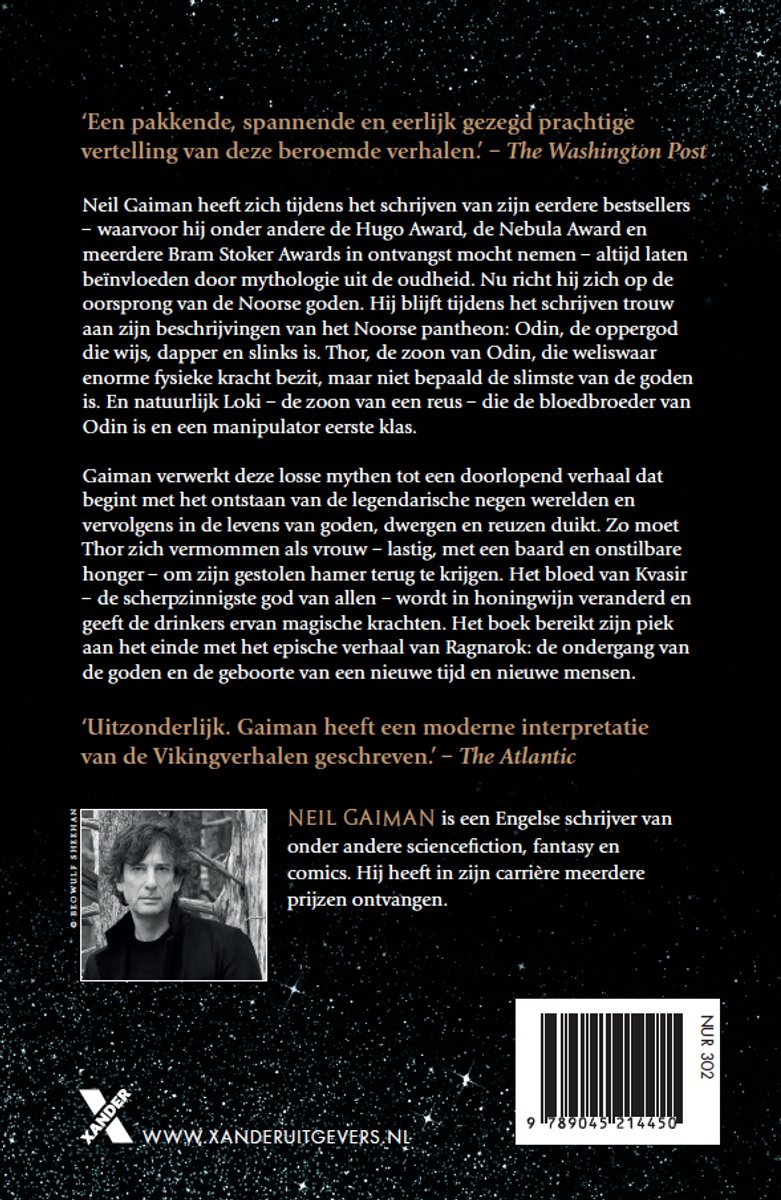 Boekomslag van Neil Gaiman's Noorse Goden, met een portret van de auteur en tekstuele beschrijvingen. Links onderaan het Xander Uitgevers logo.