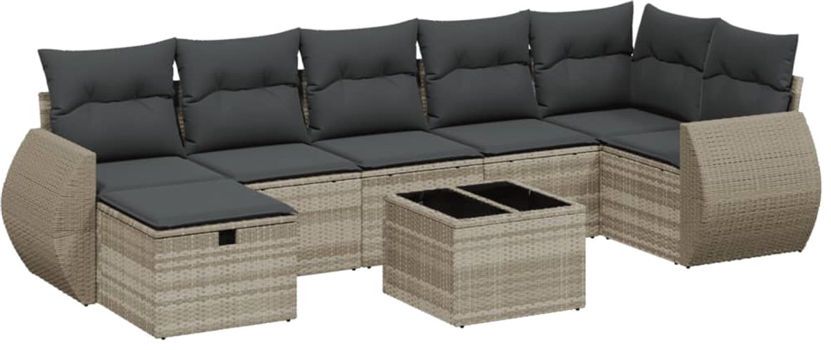 Lichtgrijze poly rattan loungeset met kussens voor buiten.
