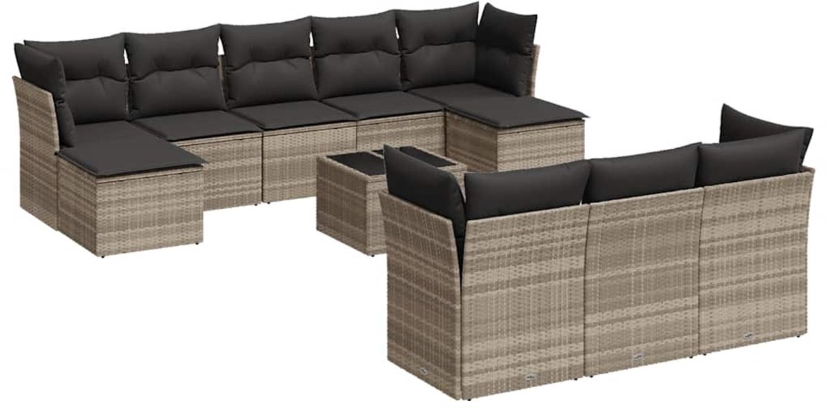 11-delige Loungeset met lichtgrijze kussens en poly rattan weefsel.