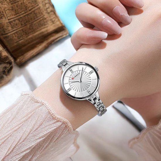 CURREN Luxe Dameshorloge Zilverkleur met zilverkleur wijzerplaat