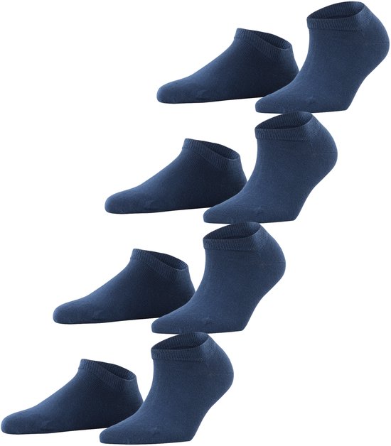 Vier paar donkerblauwe enkelsokken, een effen kleur.