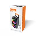 Denver Bluetooth trolley speaker op verpakking. Met oranje handvat, wieltjes, discolichten en microfoon.