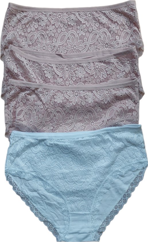 Stapel van 3 roze en 1 witte slip, volledig van kant.