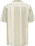 Achterkant licht beige hemd met verticale strepen in crème en beige.