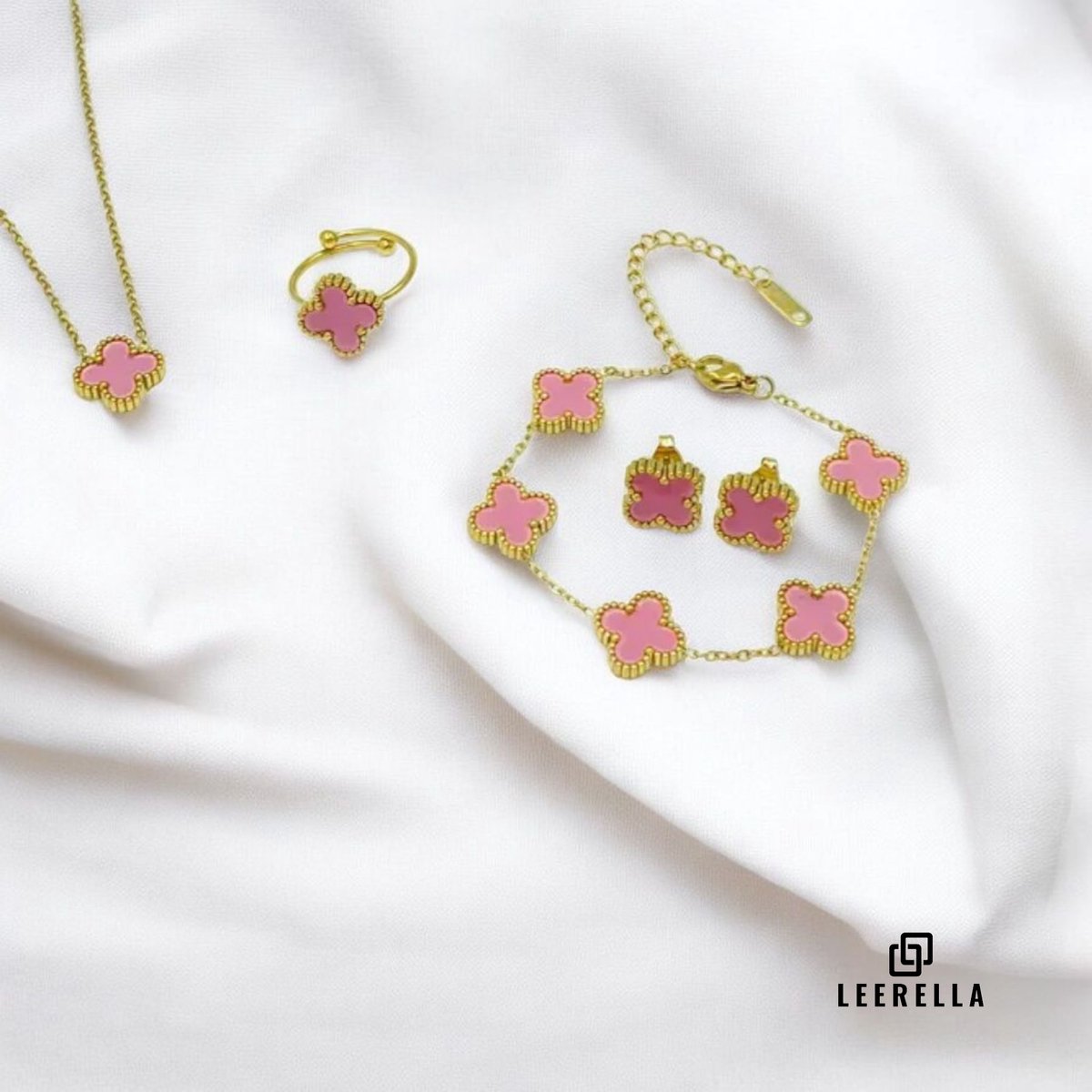 Leerella Luxe Klaver Sieradenset Roze - Ketting, Armband, Oorbellen & Verstelbare Ring