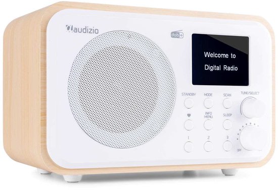 DAB radio met wit front en houten kast, toont 'Welcome to Digital Radio'.