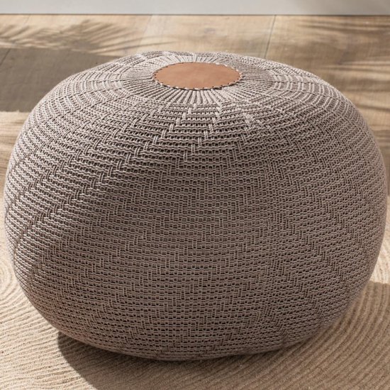 Donkerbruin rond sierkussen Bouclessa Bruin | INNO living