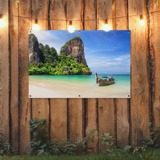 Tuinposter strand - Tuindecoratie boot - 120x80 cm - Poster voor in de tuin - Buiten decoratie - Schutting tuinschilderij Thailand - Tuindoek muurdecoratie - Wanddecoratie balkondoek