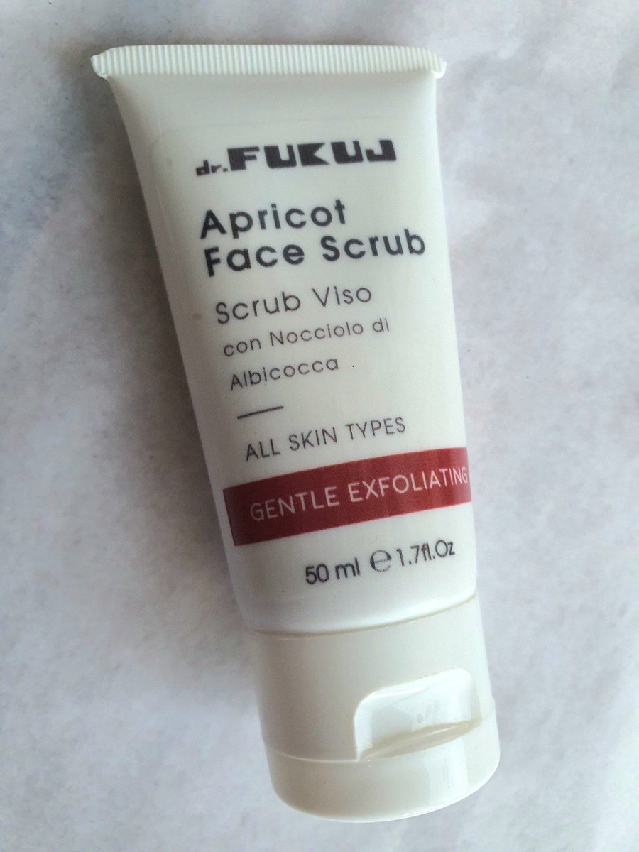 Dr Fukuj zachte Abrikoos gezicht scrub - alle huid types - verheldert - reinigt poriën - 50ml