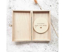 Jullie worden opa en oma - aankondigingsdoosje met cirkel - zwangerschapsaankondiging - zwanger! - vertellen dat je zwanger bent - houten cirkel