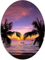 Dibond Ovaal - Silhouet van Palmbomen Hangend boven het Strand op Zomerse Avond - 60x80 cm Foto op Ovaal (Met Ophangsysteem)