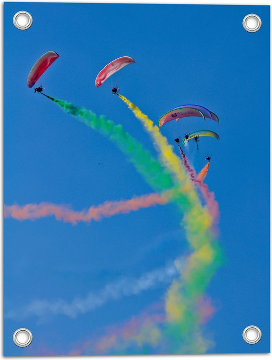 Tuinposter – Vliegshow van Paragliders met Kleurrijke Rook - 30x40 cm Foto op Tuinposter (wanddecoratie voor buiten en binnen)