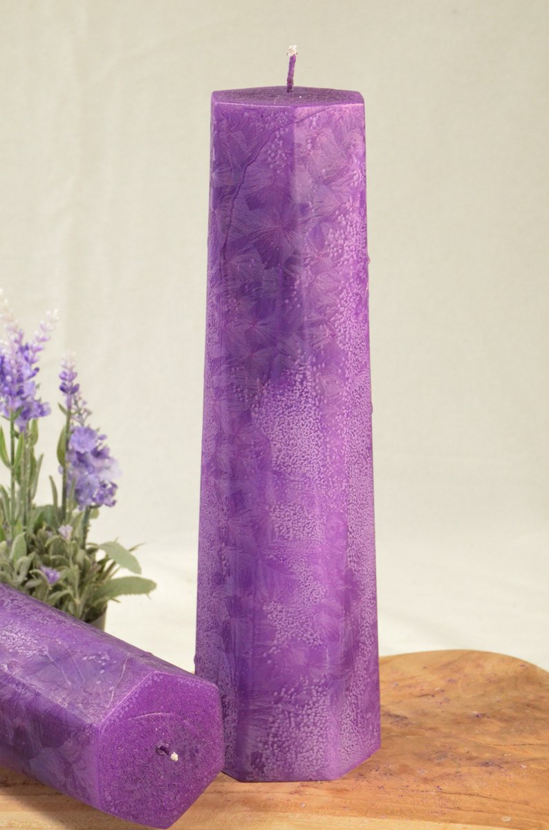 Brussels kaars in LILA POLYMICO, hoogte: 31 cm - Gemaakt door Candles by Milanne