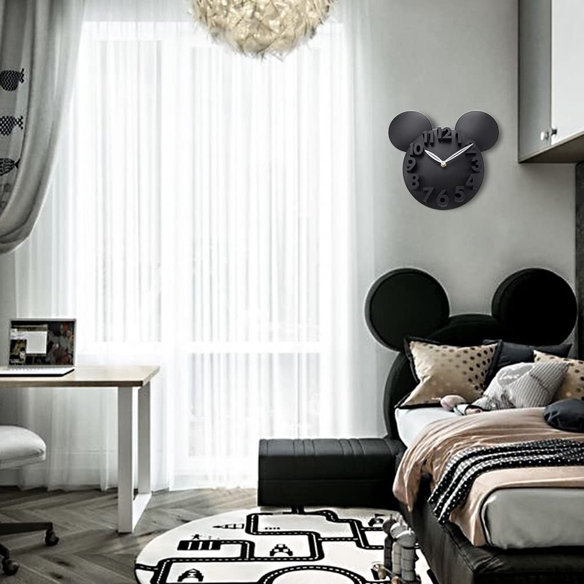 Blauwe Mickey Mouse Boog met Oren op Witte Backdrop Blauwe Mickey Mouse Boog met Oren op Witte Backdrop